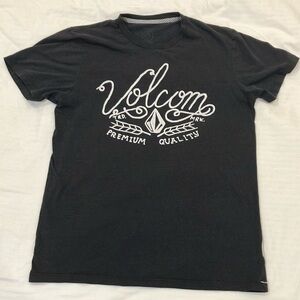 Volcom size medium Men's Black Premium Quality T-Shirt cotton blend
